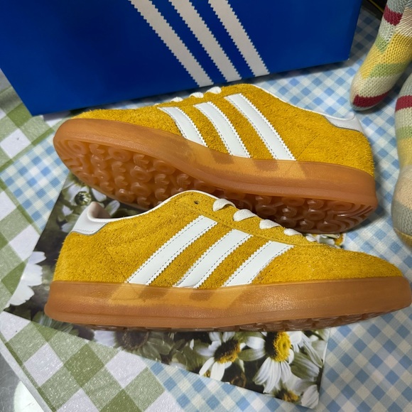 Adidas women’s sneakers - Picture 3 of 8